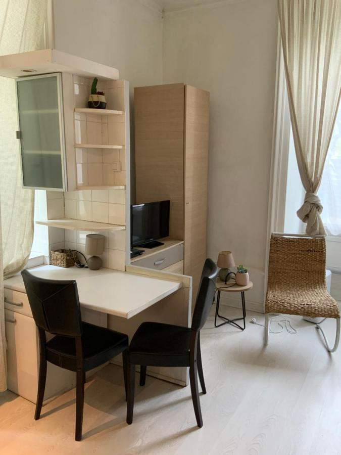 Apartment Centre